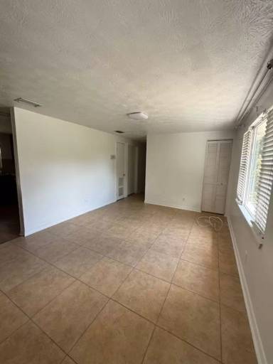 Main picture of 115 Ursa St