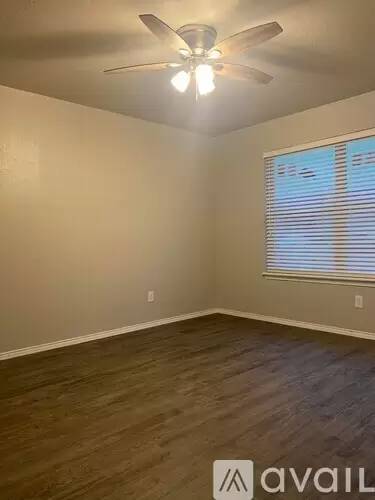 Main picture of 501 Industrial Dr W