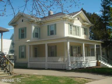 Main picture of 204 1st Ave SW