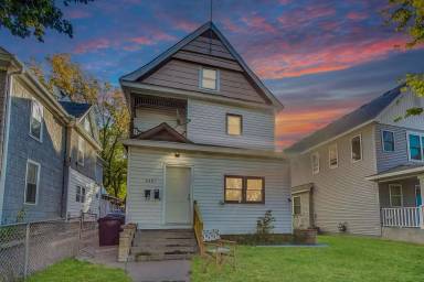 Main picture of 2401 Fillmore St NE