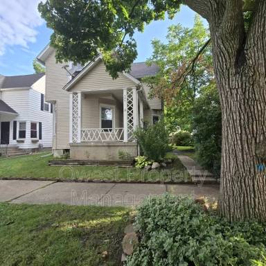 Main picture of 747 1st St NW