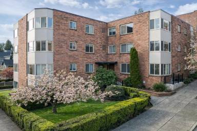 Main picture of 702 2nd Ave W