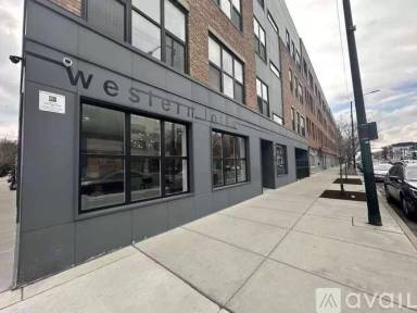 Main picture of 1741 N Western Ave