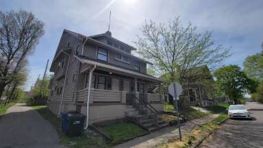 Main picture of 412 5 Oaks Ave