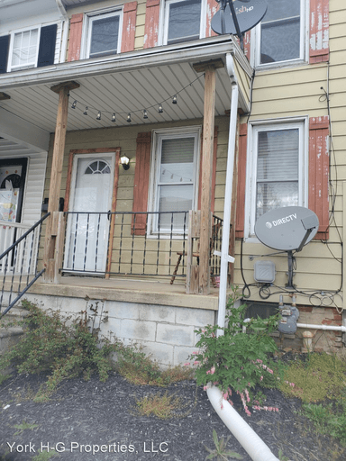 Main picture of 341 W Main St