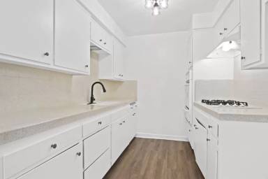 Main picture of 9809 Tabor St