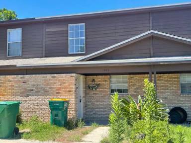 Main picture of 1821 Whispering Oaks Ln