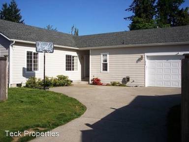 Main picture of 579 47th Ave SE