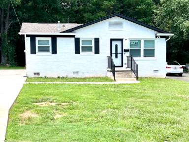 Main picture of 2730 Eastway Dr