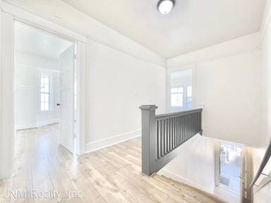 Main picture of 434 E Adams Blvd