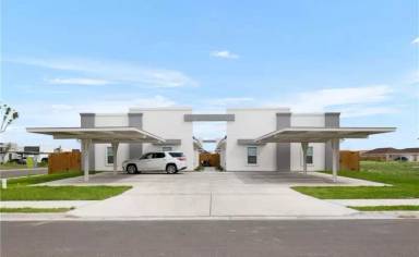 Main picture of 1100 W Kohala Ave