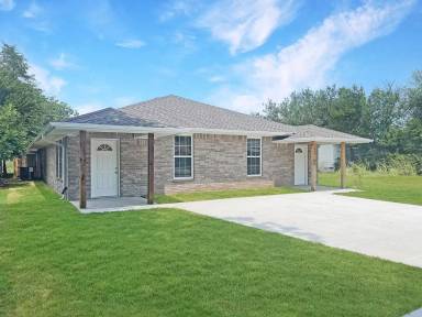 Main picture of 2106 Charles Whitlow Ave