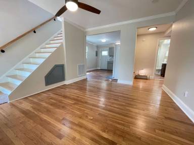 Main picture of 107 Grant St