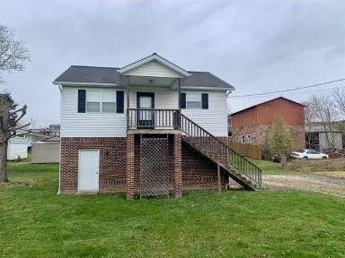 Main picture of 2488 Walnut St