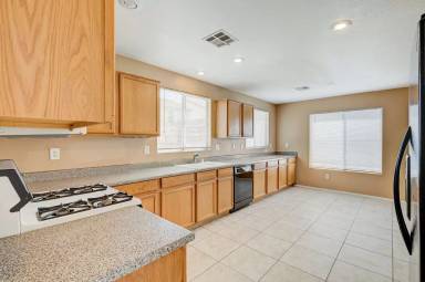 Main picture of 8621 Grand Pine Ave
