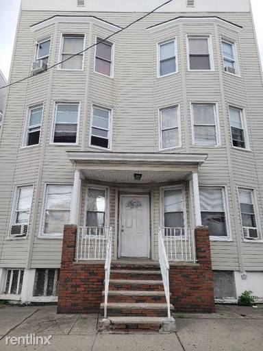 Main picture of 514 Kennedy Blvd