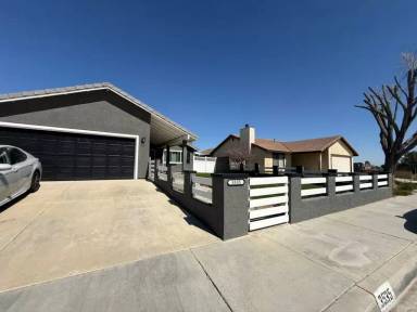 Main picture of 3535 W Avenue J15