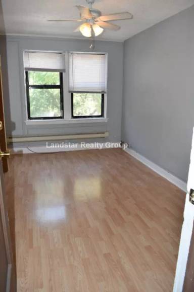 Main picture of 4735 N Beacon St Apartments
