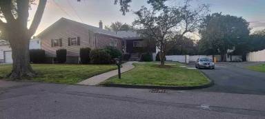 Main picture of 120 Savage St