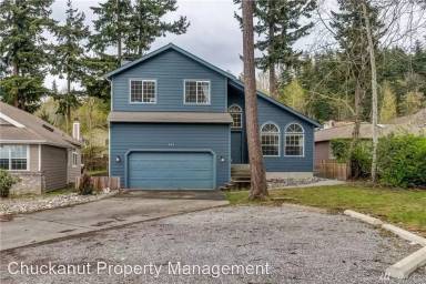 Main picture of 824 Blueberry Ln