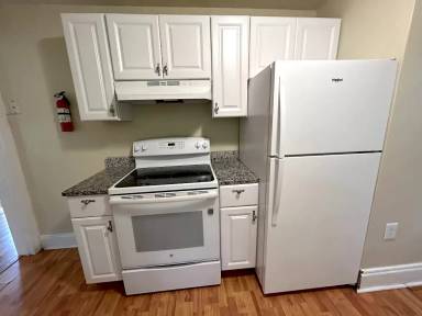 Main picture of 1233 E Center St