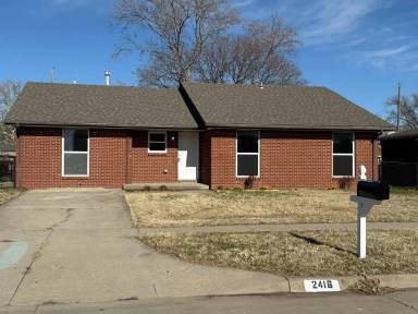 Main picture of 2416 W Haskell St