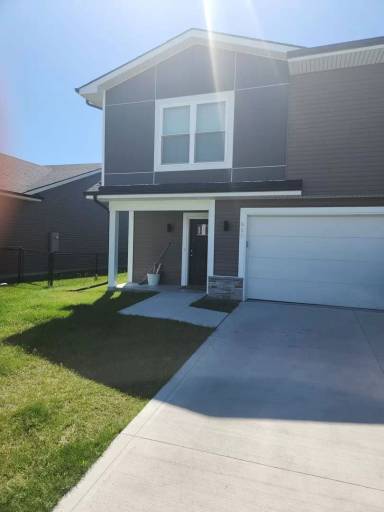 Main picture of 625 NE Hunter Dr