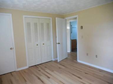 Main picture of 402 Maple St
