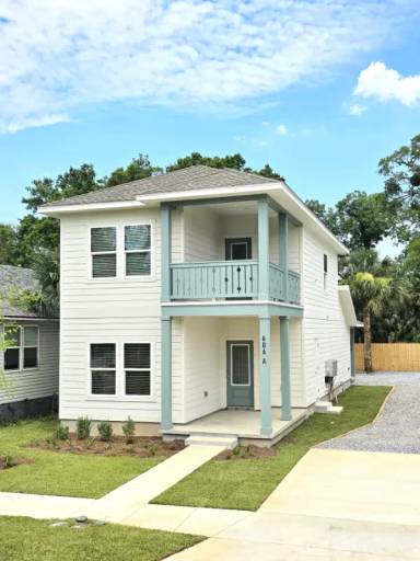 Main picture of 606 E Brainerd St