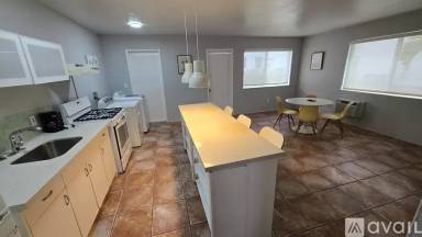 Main picture of 7725 Harding Ave