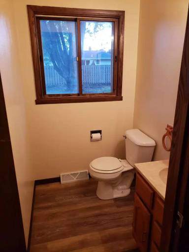 Main picture of 1325 Green Acres Ln