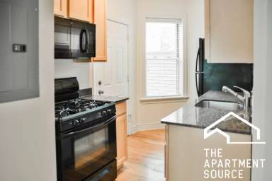 Main picture of 1210-1216 W Waveland Ave Apartments