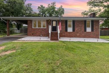 Main picture of 203 Pecan Ln