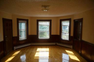 Main picture of 250 Forest Ave