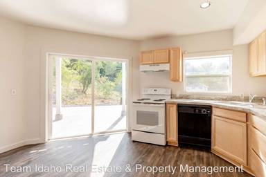 Main picture of 1112 King Rd