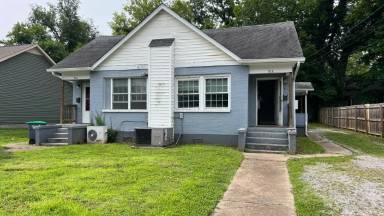 Main picture of 914 Clark St