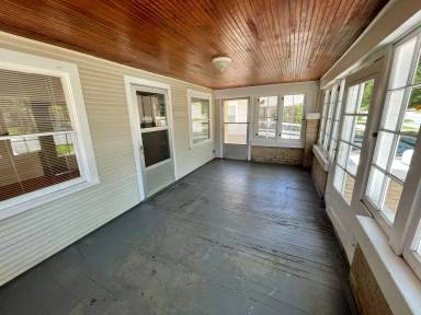 Main picture of 1840 11th Ave