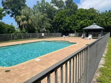 Main picture of Lakeside Crossing Condo