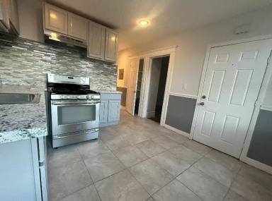 Main picture of 182 Seymour Ave