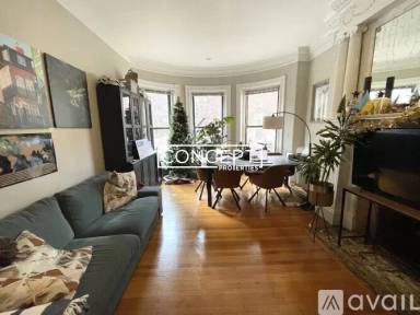 Main picture of 39 Bay State Rd