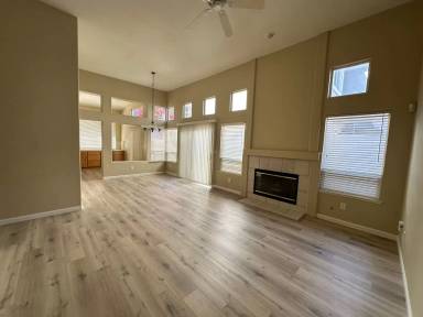 Main picture of 2824 Isle St