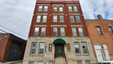 Main picture of 348 W Wendell St