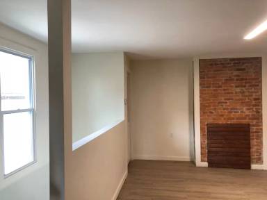 Main picture of 606 Soles St