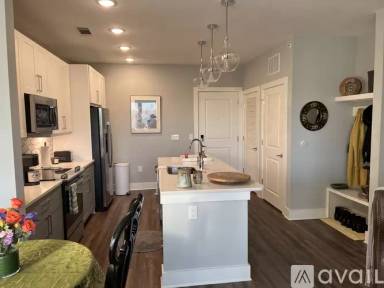 Main picture of Broadstone Trailside