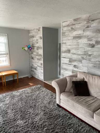 Main picture of 956 6th Ave SW