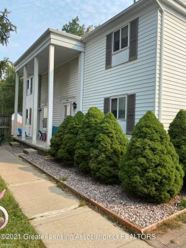 Main picture of 1361 W Lake Lansing Rd