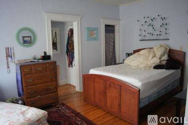 Main picture of 232 Kelton St