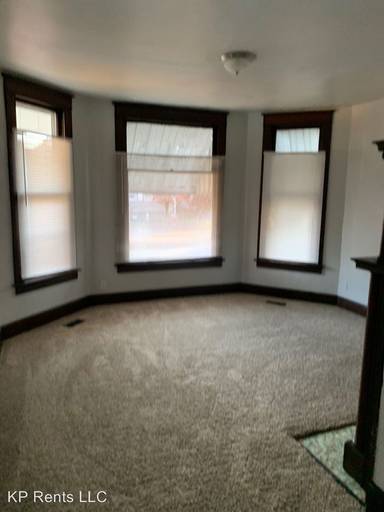 Main picture of 1013 W Iowa St