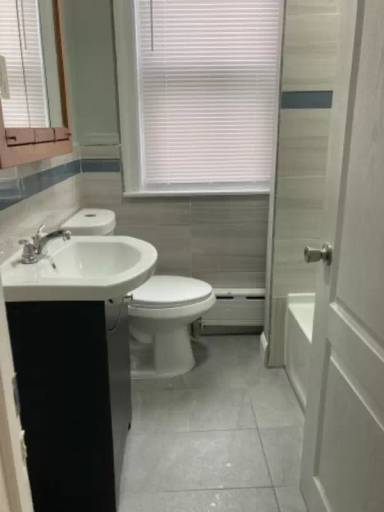 Main picture of 2132 E Chelten Ave