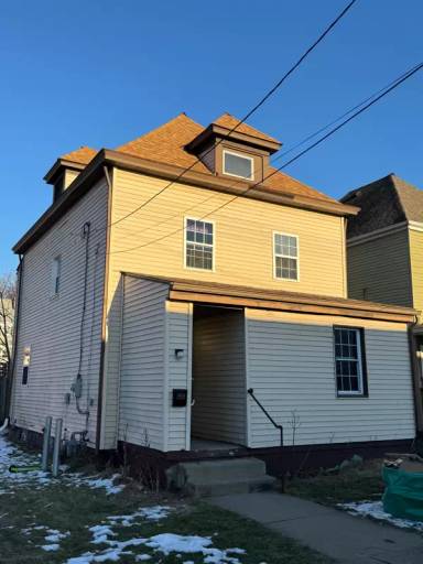Main picture of 1233 2nd Ave